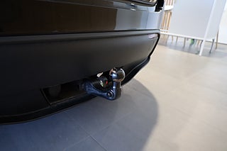 SUV Tesla Model Y 14 av 16