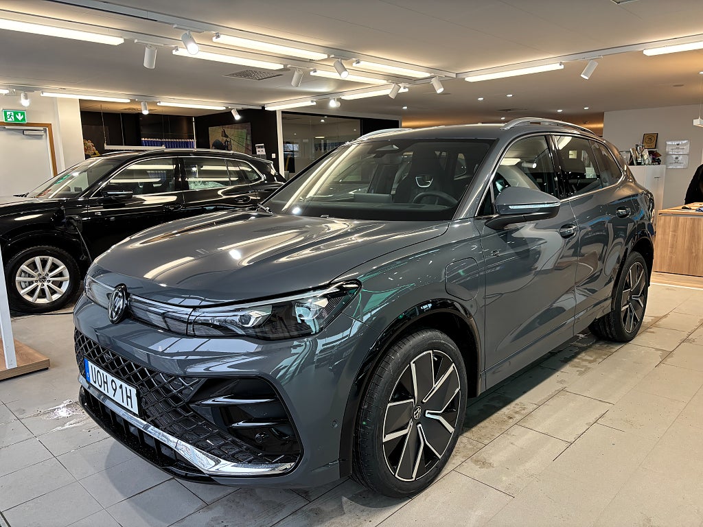 Volkswagen Tiguan eHybrid R-Line-Edition OMG LEV 4395kr/mån *HELGKAMPANJ*