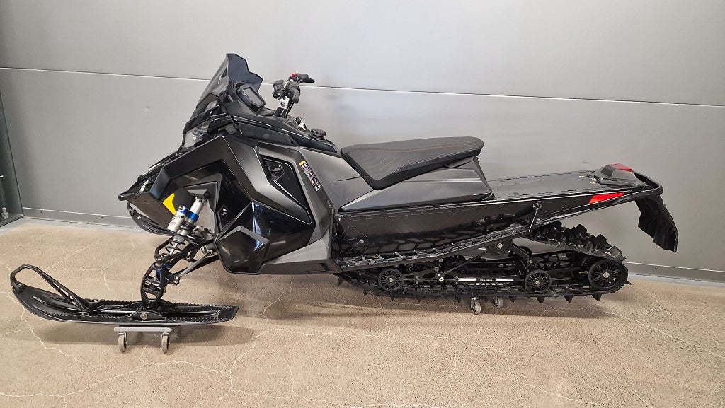 Polaris Switchback Assault Boost 146" (momsad) 