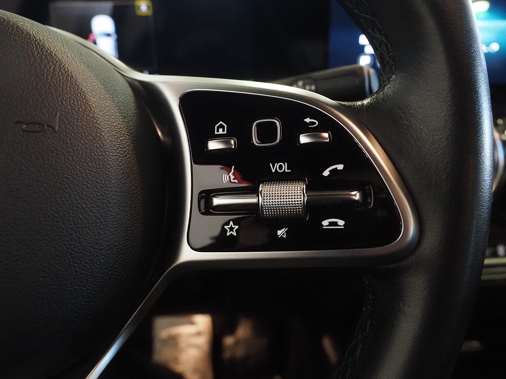 Mercedes-Benz GLB 200 7G-DCT 163hk |7-sits|Widescreen|Drag| 2023