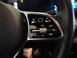 SUV Mercedes-Benz GLB 19 av 21
