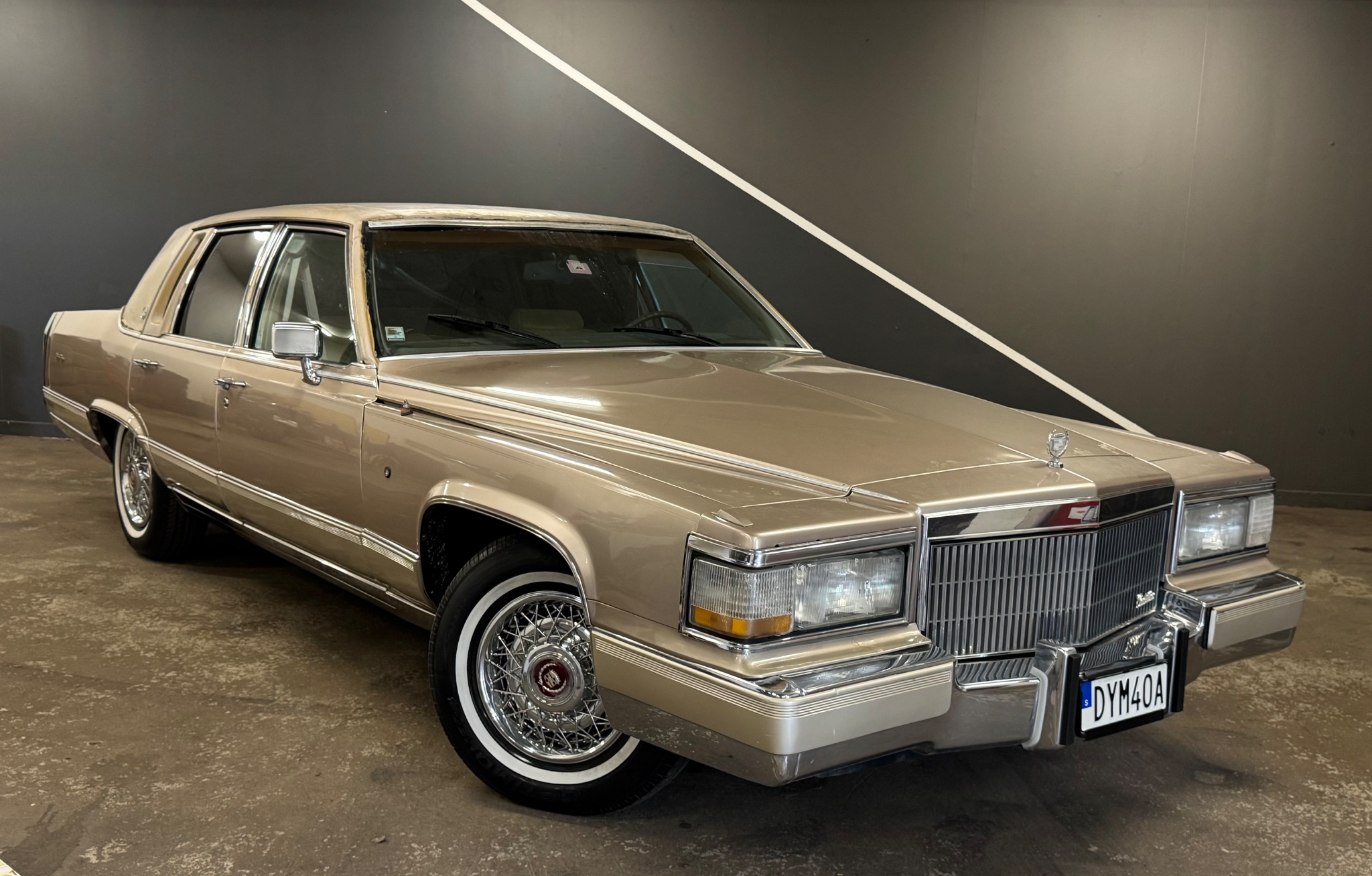 Cadillac Brougham 5.7 V8 1990, photo 3/40