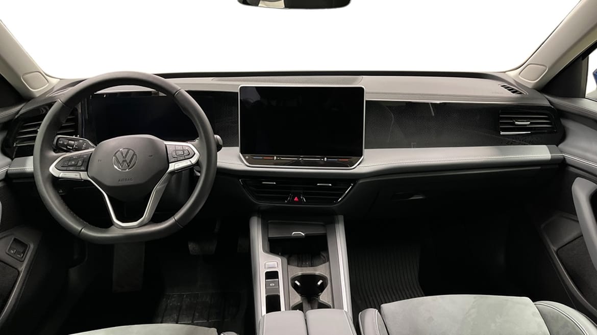 Volkswagen Passat 2024, photo 6/10