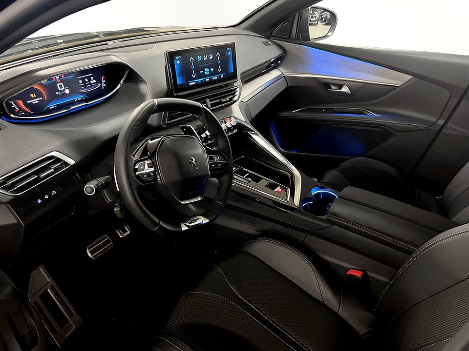 Bild på Peugeot 5008 GT Black pack 1.2 PT 130hk Aut 7-SITS B-KAMERA NAVI