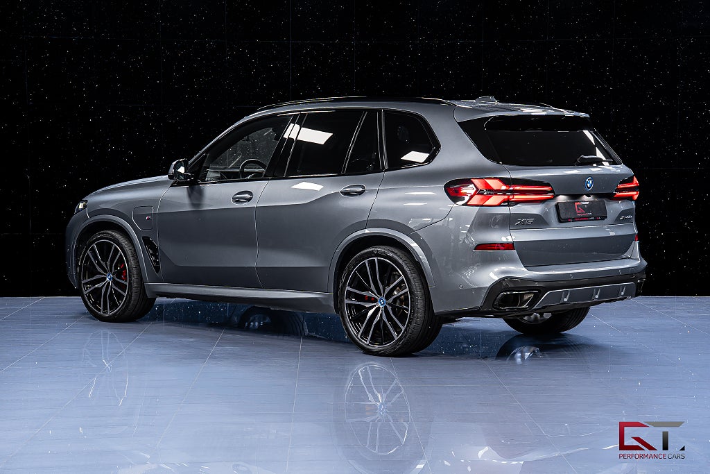 BMW X5 xDrive50e M-Sport Pro MOMS B&W Pano DAP 22" Drag DAP