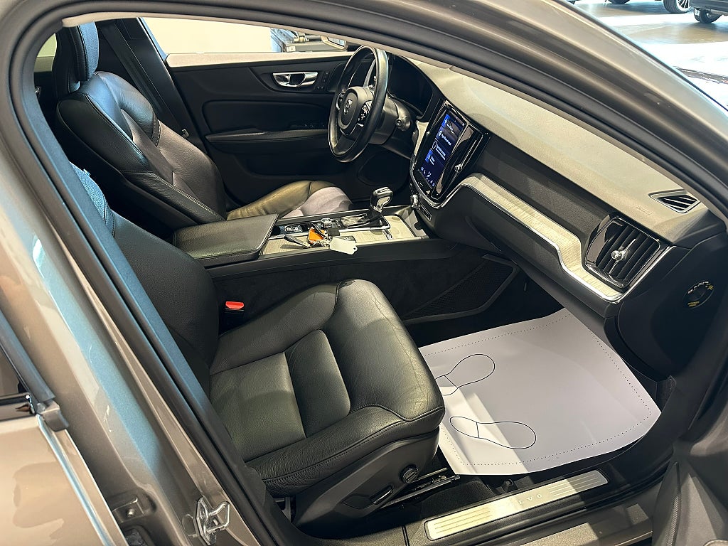 Volvo V60 Cross Country 2021 - miniatyr 7