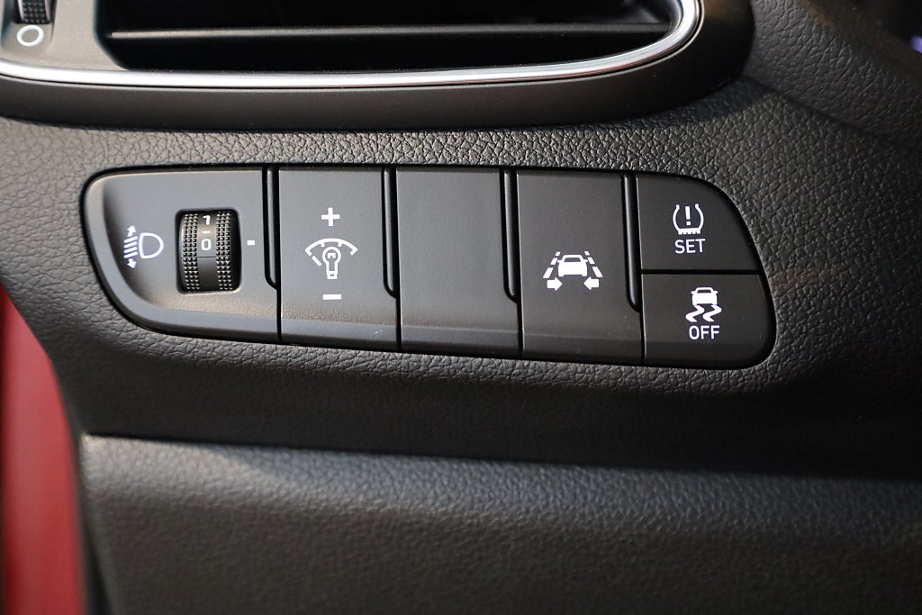 Hyundai i30 1,4 T-GDi 140hk Kombi Aut M-värme Kamera Keyless 2020