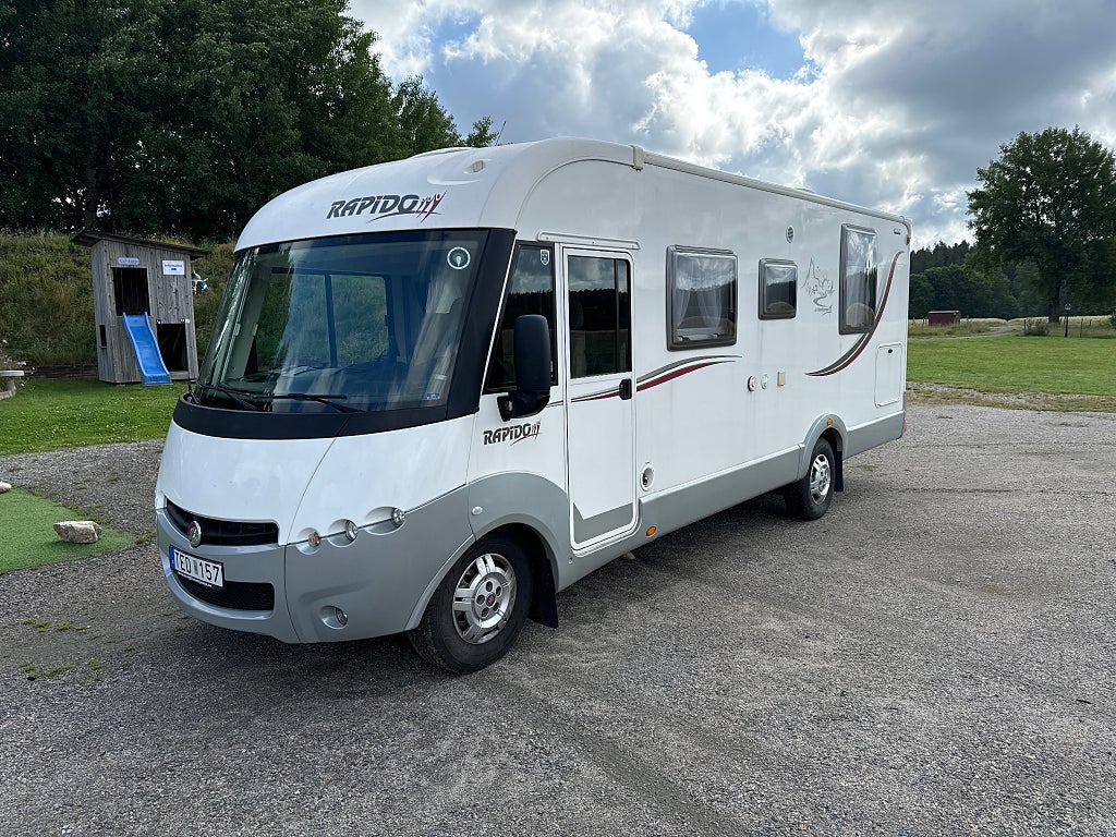 Rapido Rapido 891F Queensbed Taksäng Fiat Ducato 6-vxl