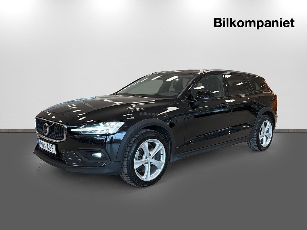 Volvo V60 Cross Country B4 AWD Automat Inscription 360-kamera H/K-ljud SoV-däck
