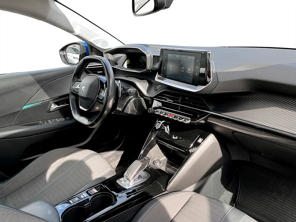 Bild på Peugeot 208 Allure 1.2 PT 100hk Aut PANO CARPLAY