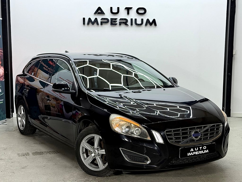 Volvo V60 D4 AWD Geartronic Momentum Värmare Skinn Ny-serv Ny-bes