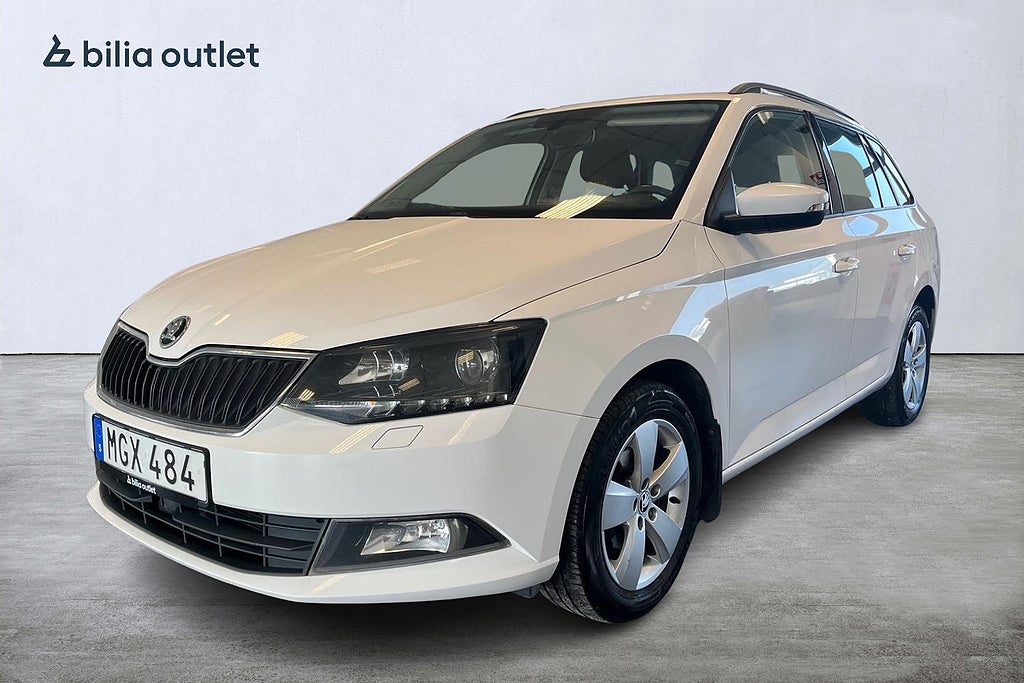 Skoda Fabia Kombi 1.2 TSI Style 90hk / Sensorer CarPlay 1 Brukare