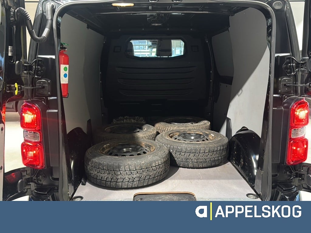 Peugeot e-Expert Pro+ L2 50 kWh |RÄNTA 3,99%|V-HJUL INGÅR| thumbnail