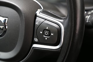 SUV Volvo XC60 16 av 28