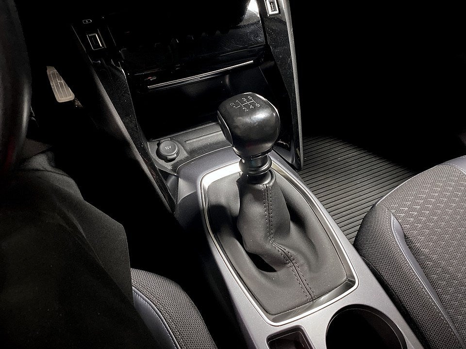 Bild på Peugeot 2008 Allure 1.2 PT 130hk - B-KAMERA, CARPLAY