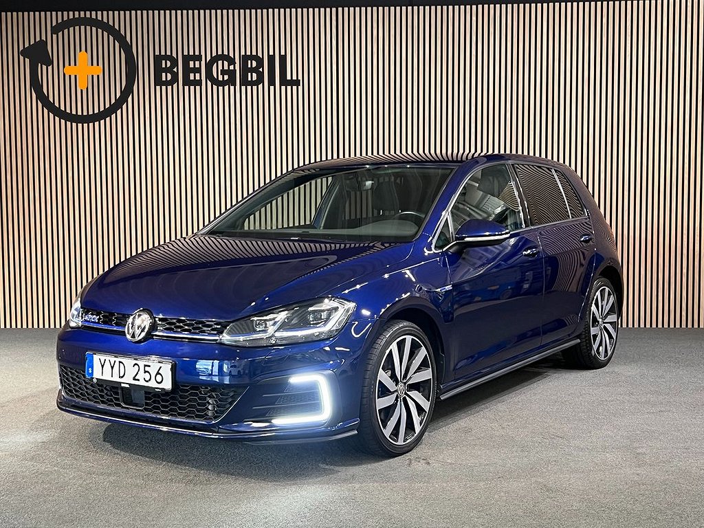 Volkswagen Golf GTE 204 HK Plug-in hybrid  I Dragkrok I P-värmare I Carplay