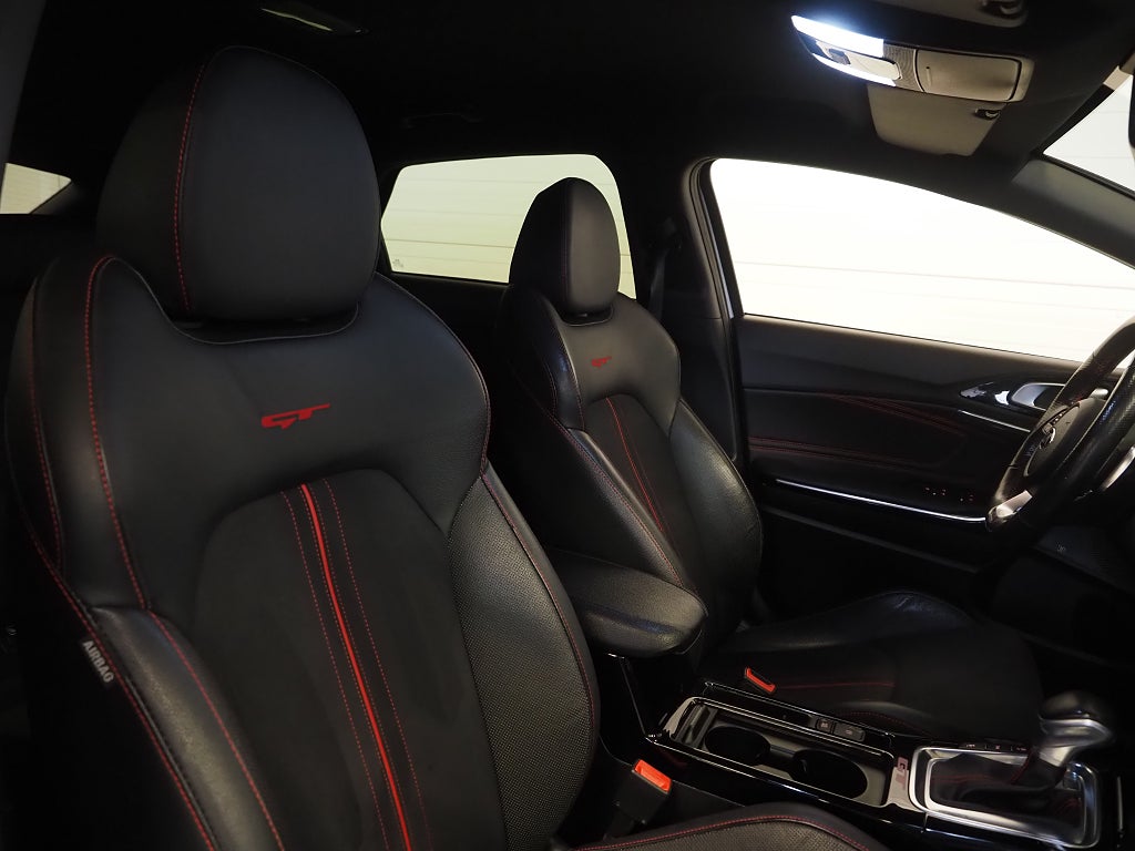 Kia ProCee'd GT 1.6 T-GDI DCT 204hk B-Kam GPS Drag JBL MVärm 2019