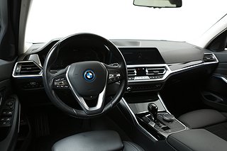 Kombi BMW 330e 13 av 29