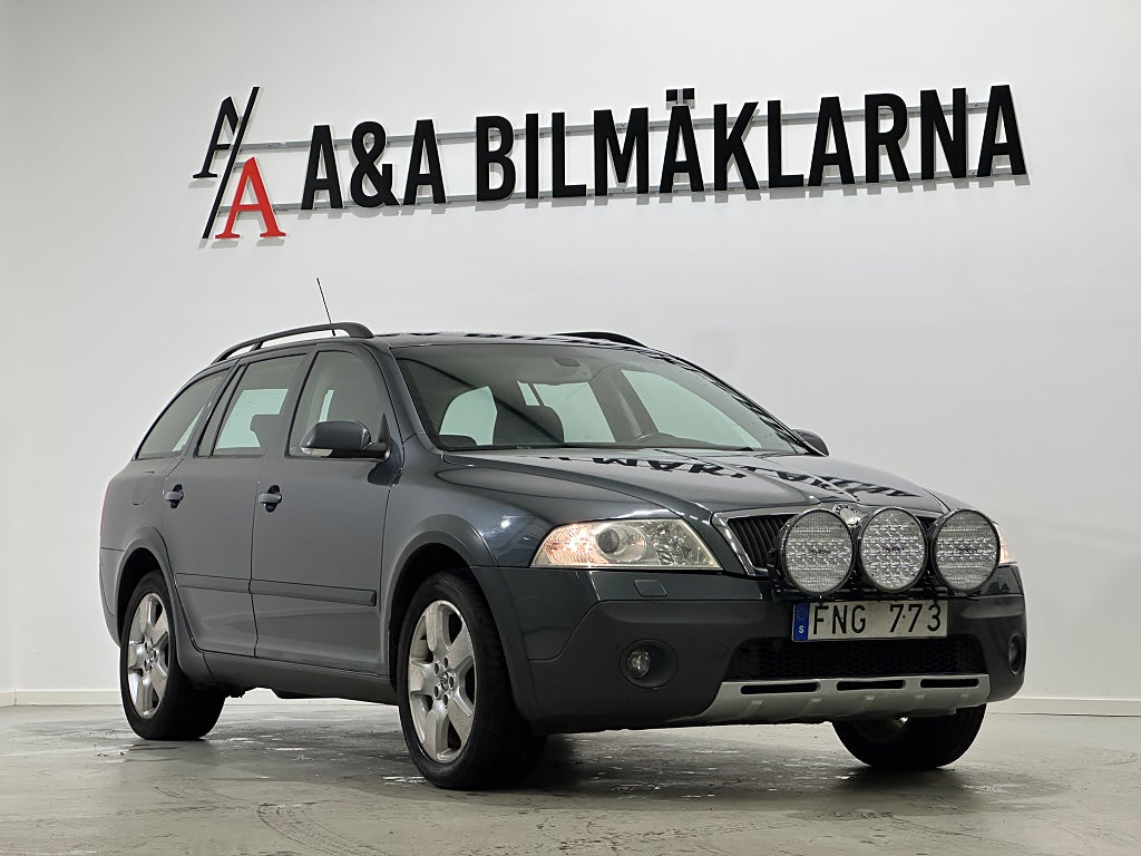 Skoda Octavia Scout 2.0 TDI 4x4 Dragkrok Kamrem bytt 140 hk