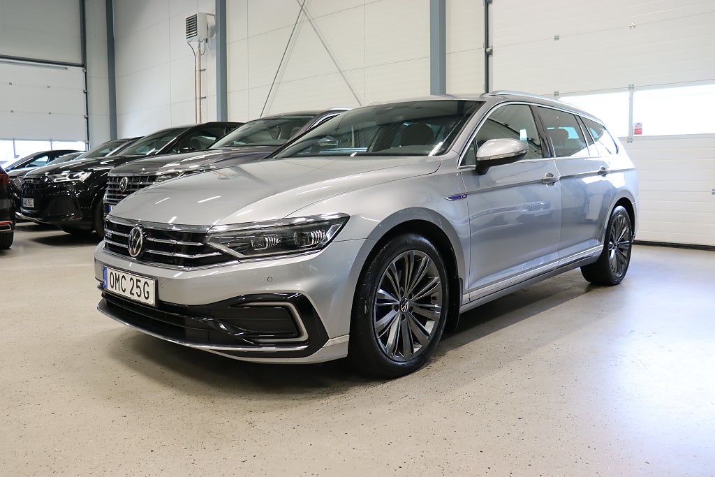 Volkswagen Passat Sportscombi GTE Cockpit Drag P-Värmare B-Kamera 218hk