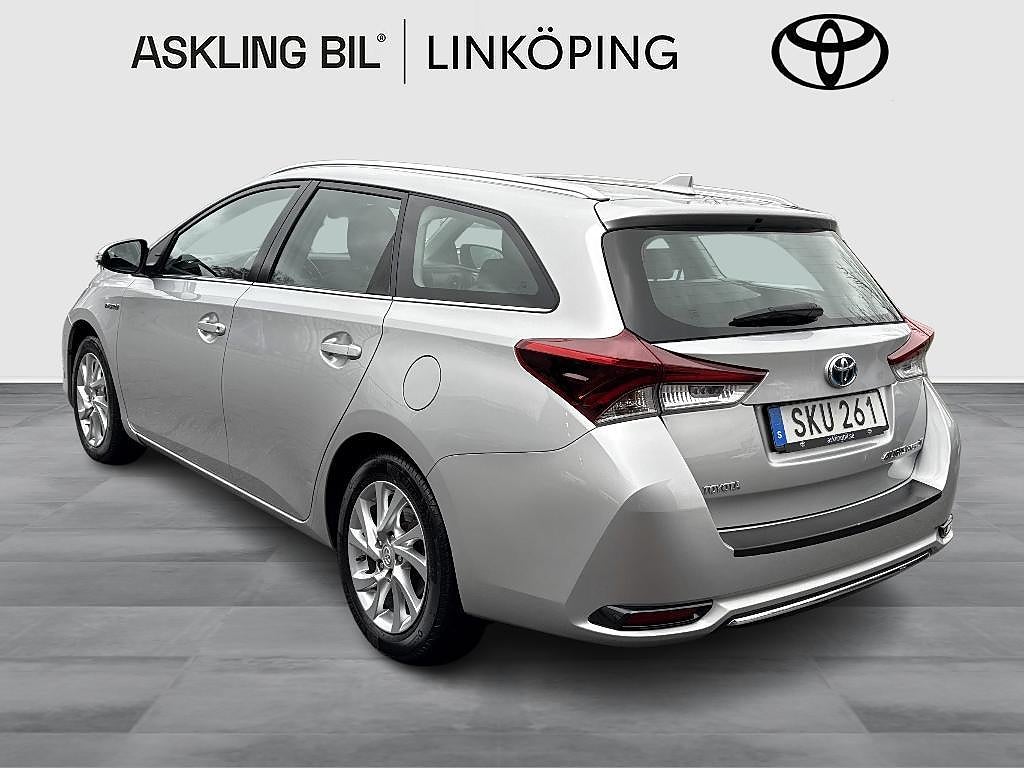 Toyota Auris 2016 - miniatyr 3