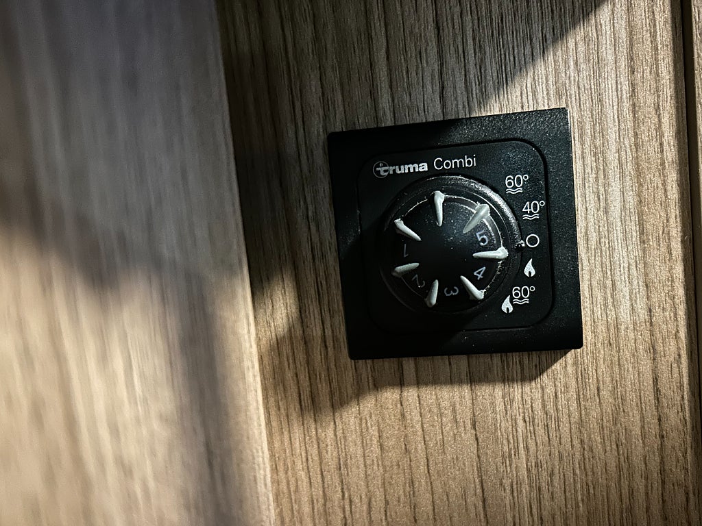 Carado V 132 / Cykelställ / Markis / Under 6m / B-körkort - Carado