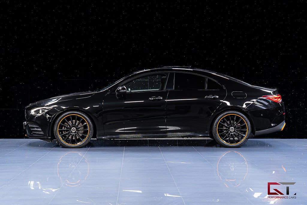 Mercedes-Benz CLA 200 AMG Line Orange Edition Pano Nightpackage P-Värmare 19"