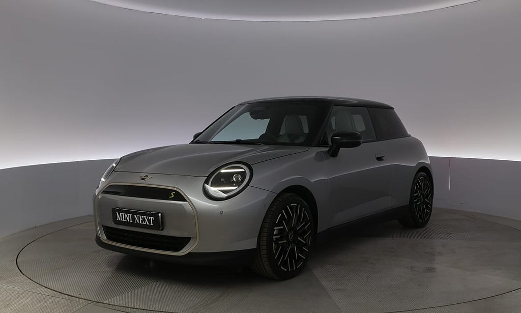 MINI Cooper SE 2,95% RÄNTEKAMPANJ med v-hjul!