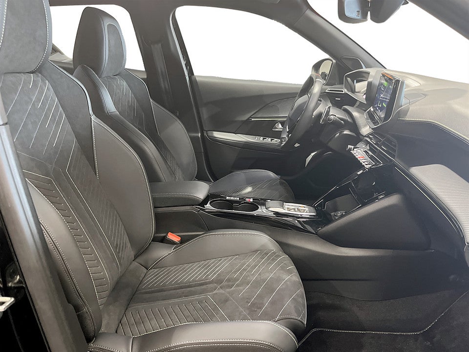 Bild på Peugeot 2008 GT 1.2 PT 130hk Aut B-KAMERA NAVI