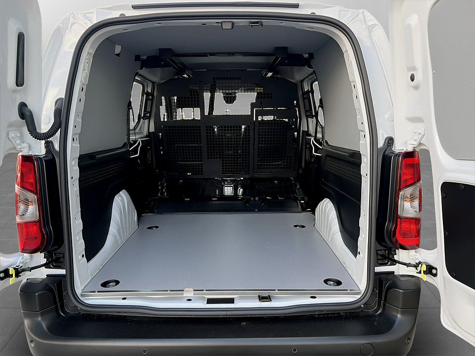 Bild på Peugeot Partner Crew Cab 130hk Aut - EDITION! SERVICE & V-HJUL INGÅR!