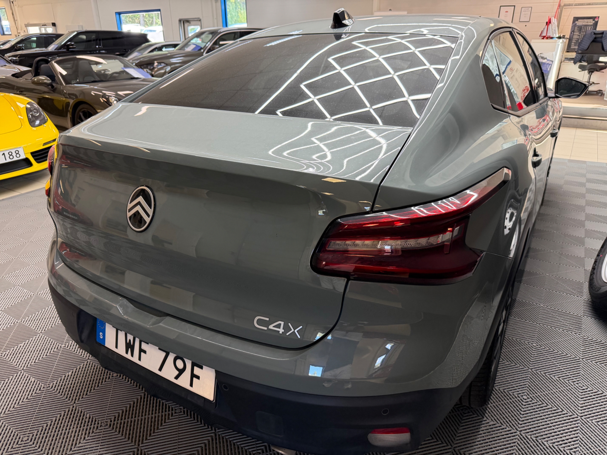 Citroen C4 X Hybrid 145 e-DSC 2025, bild 5/40