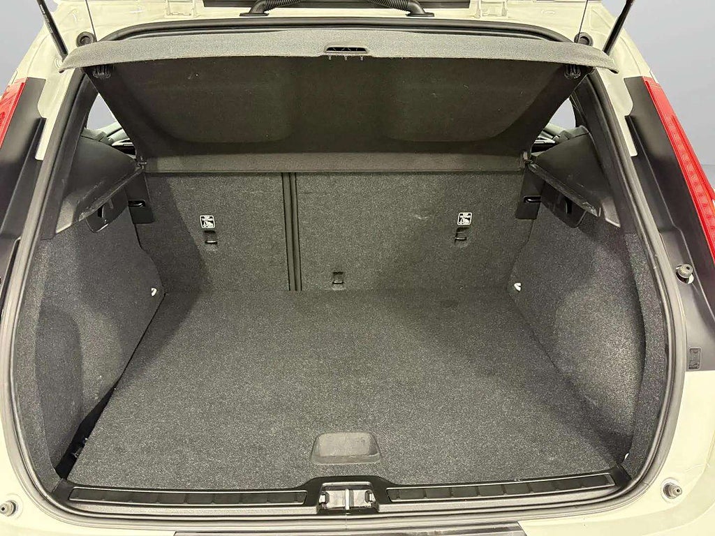 Volvo XC40 D4 AWD Geartronic Momentum Edition*24 Mån garanti - miniatyr 17