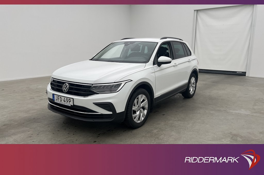 Volkswagen Tiguan 150hk Sensorer CarPlay Rattvärme Drag MOMS