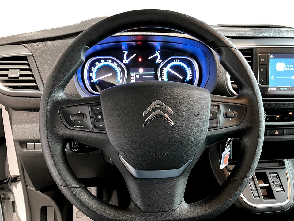 Bild på Citroën ë-Spacetourer Feel 75kWh 136hk L3 - 9-SITS, B-KAMERA