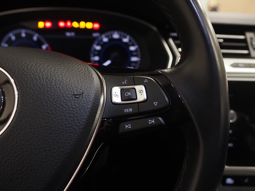 Volkswagen Passat SC 1.5 TSI 150hk Cockpit P-Sensorer 2019