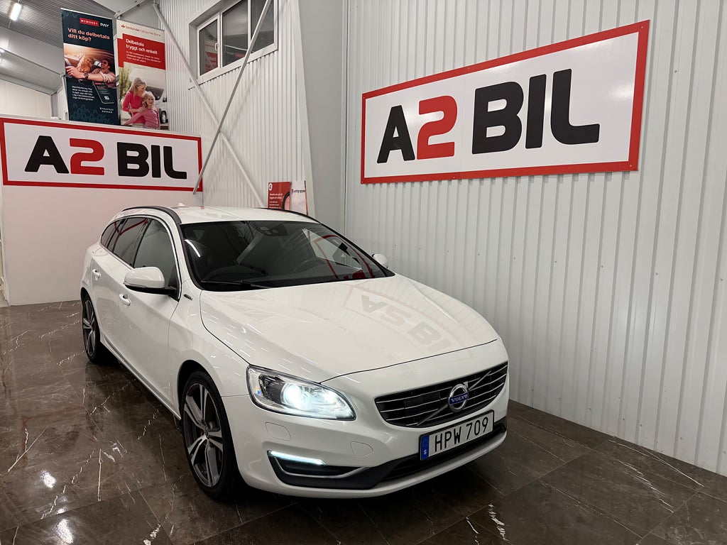 Volvo V60 D5 Plug-in Hybrid AWD Geartronic Momentum Drag B-Kam