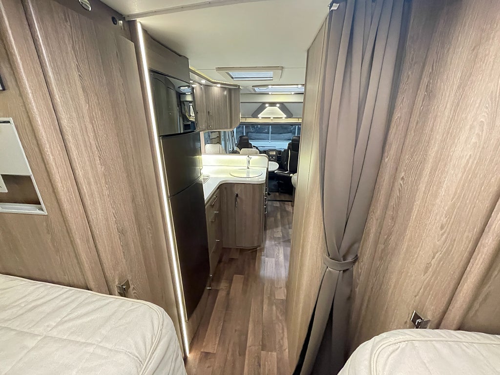 Kabe TMI 810 LGB / Hyd-Stöd/Aut180hk/Solcell/ALDE/Tandem  - Kabe