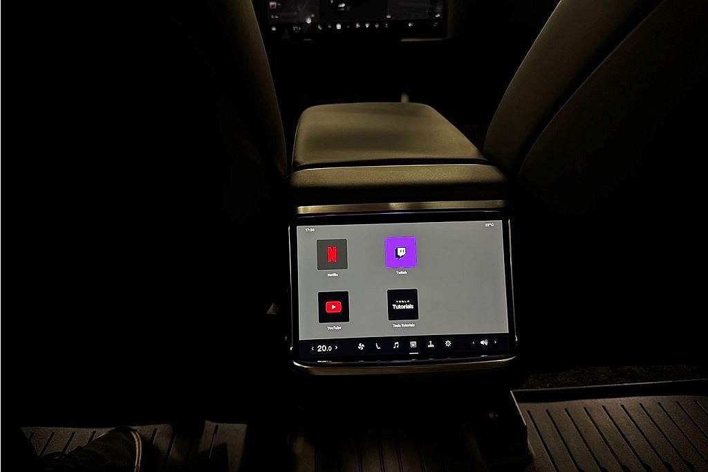 Tesla Model S Model S, 670hk, 2023, YOKE, Pano, Autopilot, MOMS