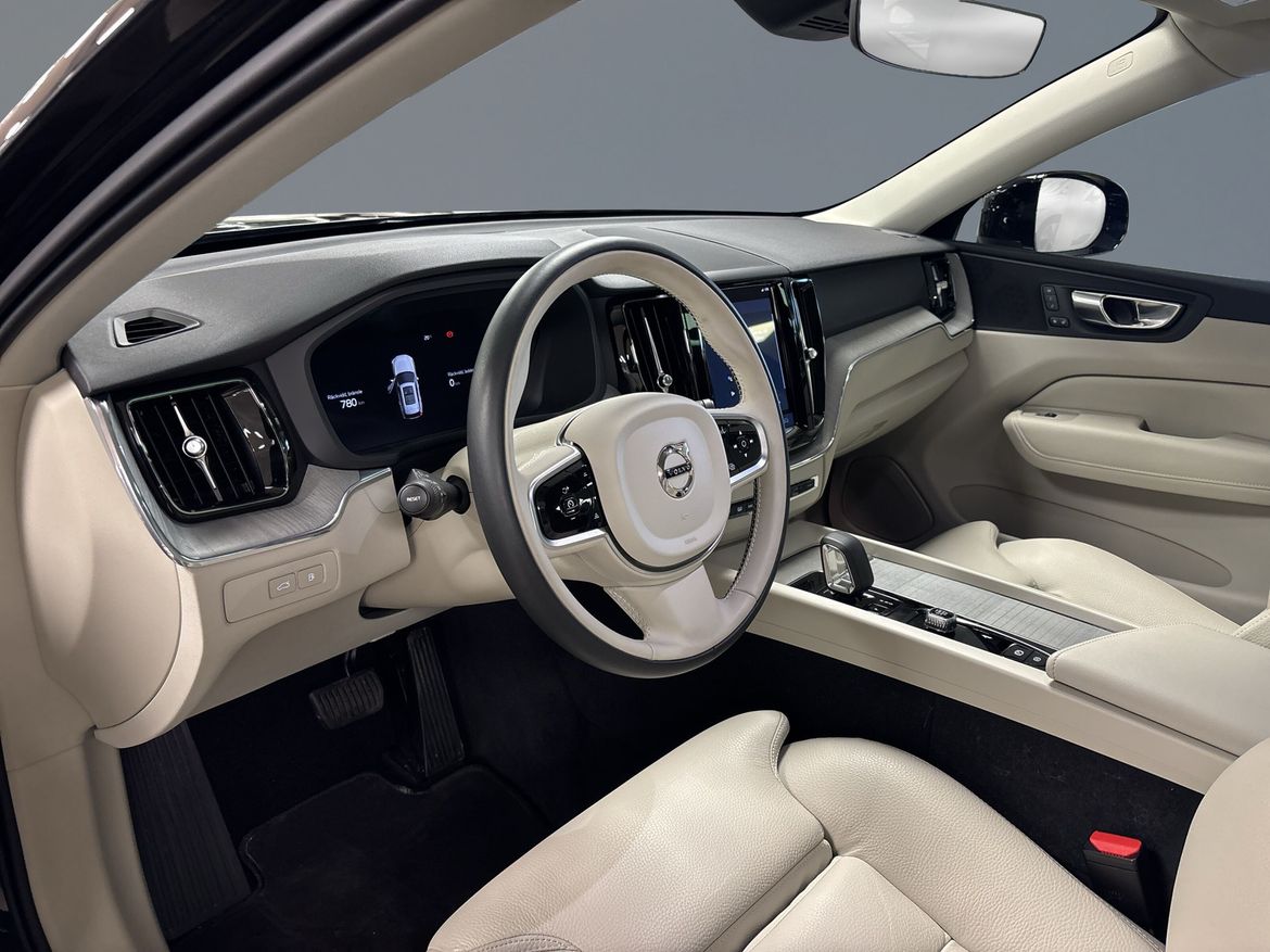 Volvo XC60 T6 AWD Plus Dark Edition 2025, bild 5/10