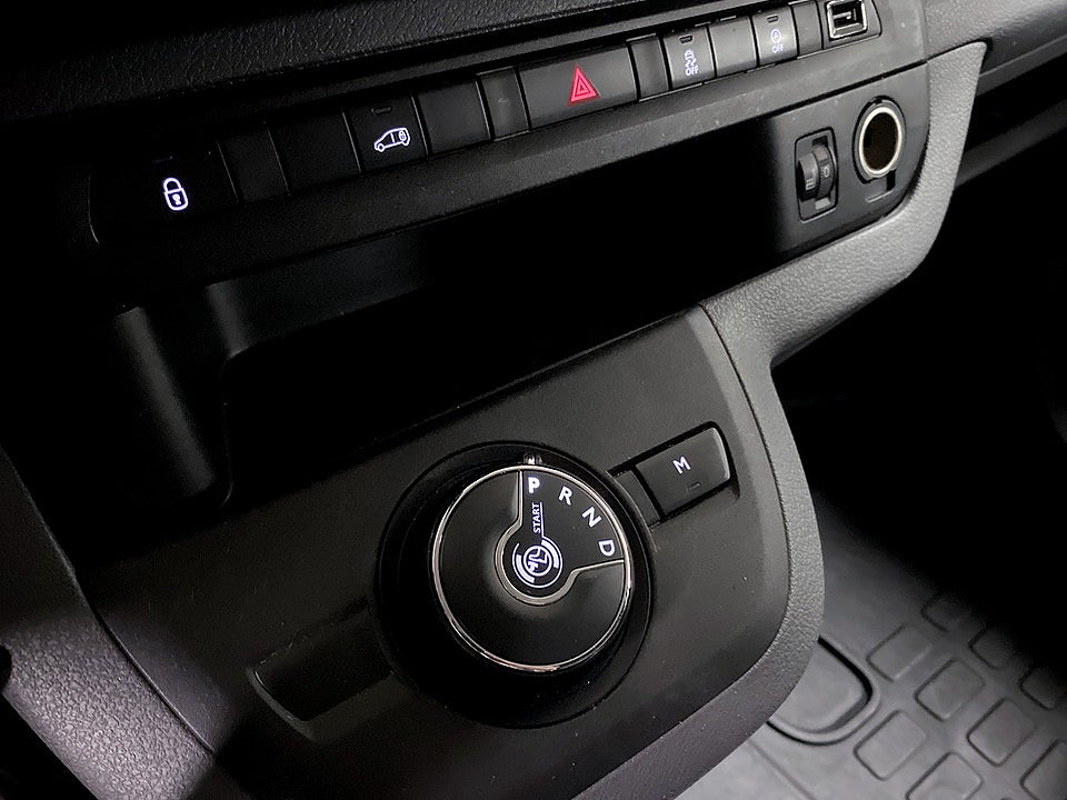Bild på Peugeot Expert PRO 2.0 BHDi 145hk Aut L3 KAMPANJRÄNTA 3,99%