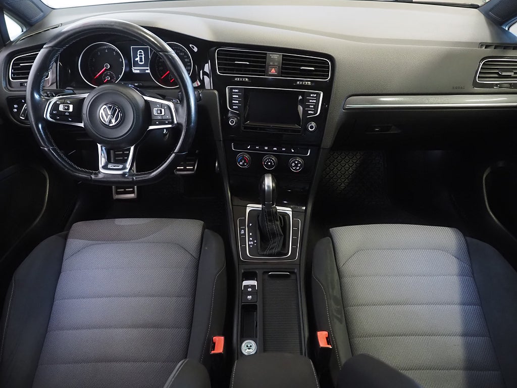 Volkswagen Golf 1.4 TSI 140hk DSG Automat R-Line Dragkrok Kamera 2015