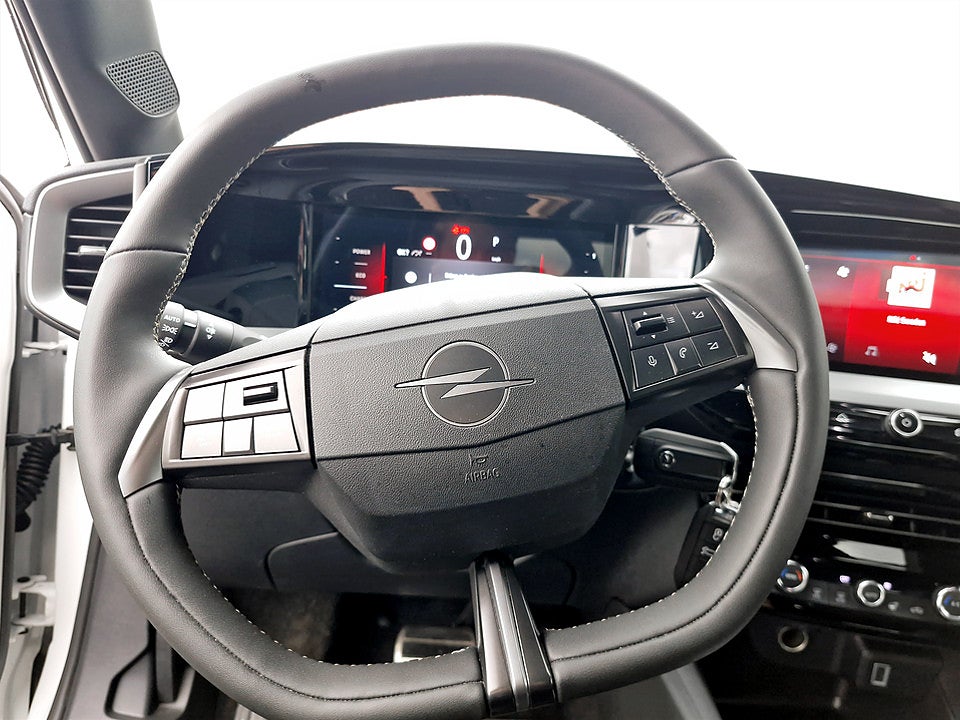 Bild på Opel Mokka GS Hybrid 1.2 Turbo 145hk Aut B-KAMERA CARPLAY