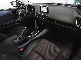 Halvkombi Mazda 3 11 av 20