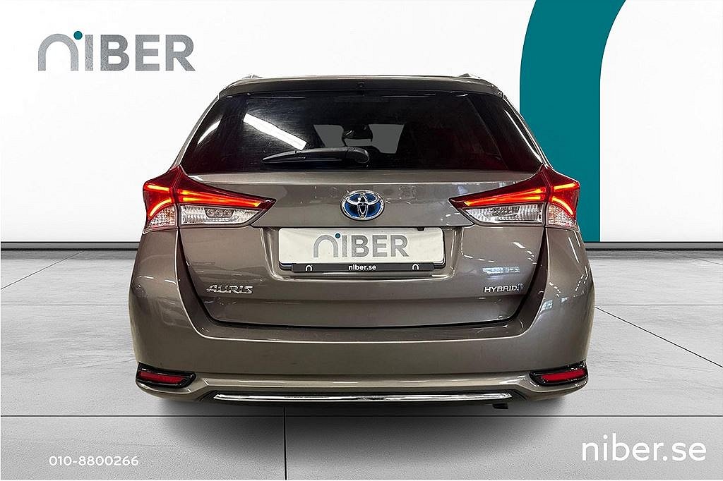 Toyota Auris 1.8 Touring Hybrid 136hk, 3 brukare, Intense, e-CVT