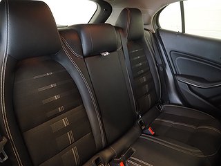 SUV Mercedes-Benz GLA 13 av 21
