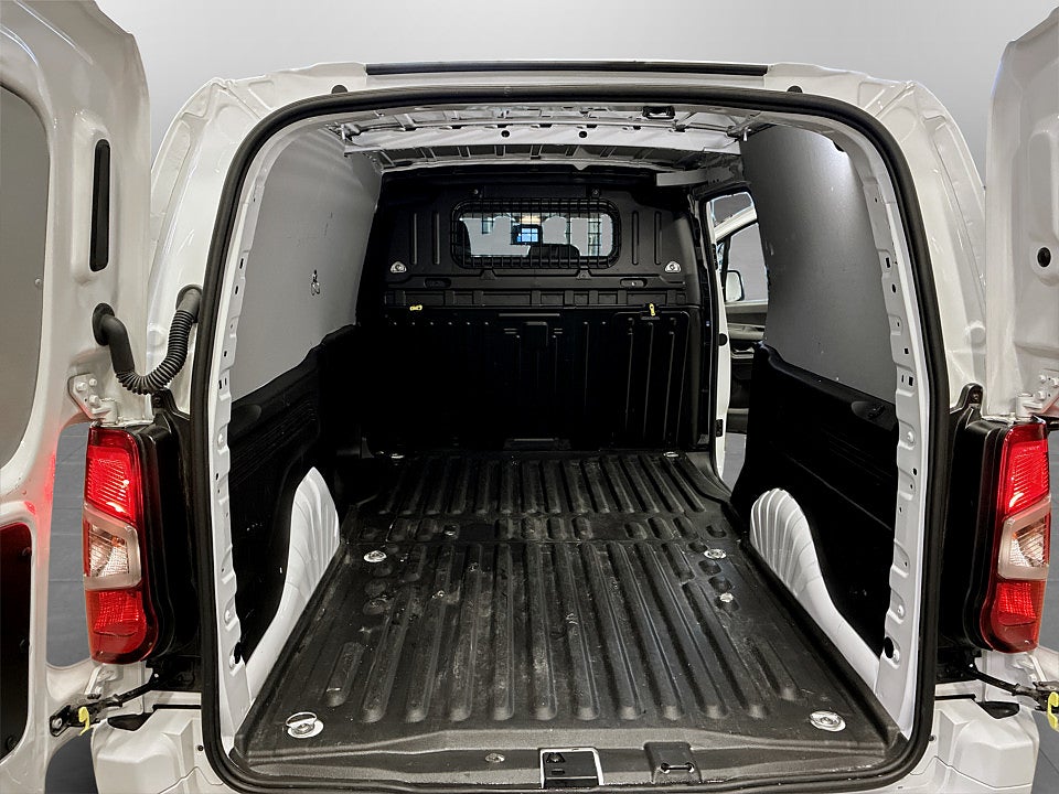 Bild på Peugeot e-Partner PRO+ Electric 136hk L2 - DEMO