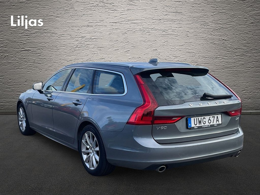 Volvo V90 D4 Momentum Advanced SE II