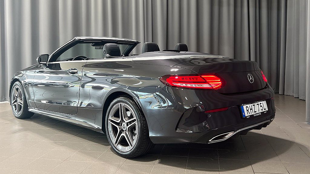 Mercedes-Benz C 200 Cabriolet har en 1,5-liters rak fyra på 184 hästkrafter. 