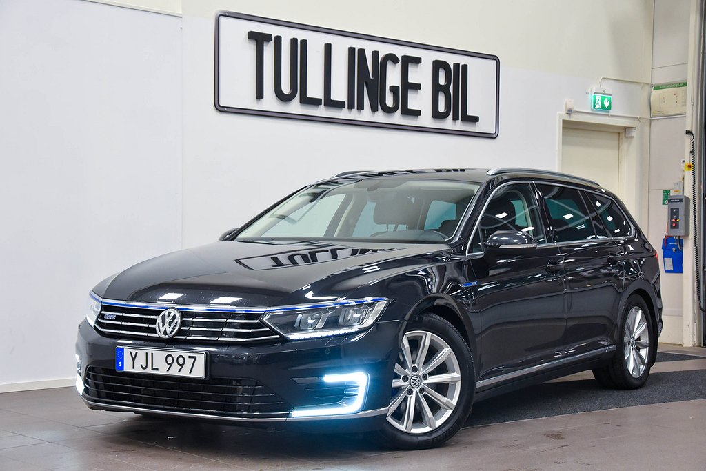 Volkswagen Passat Sportscombi GTE Drag Läder Backkamera 