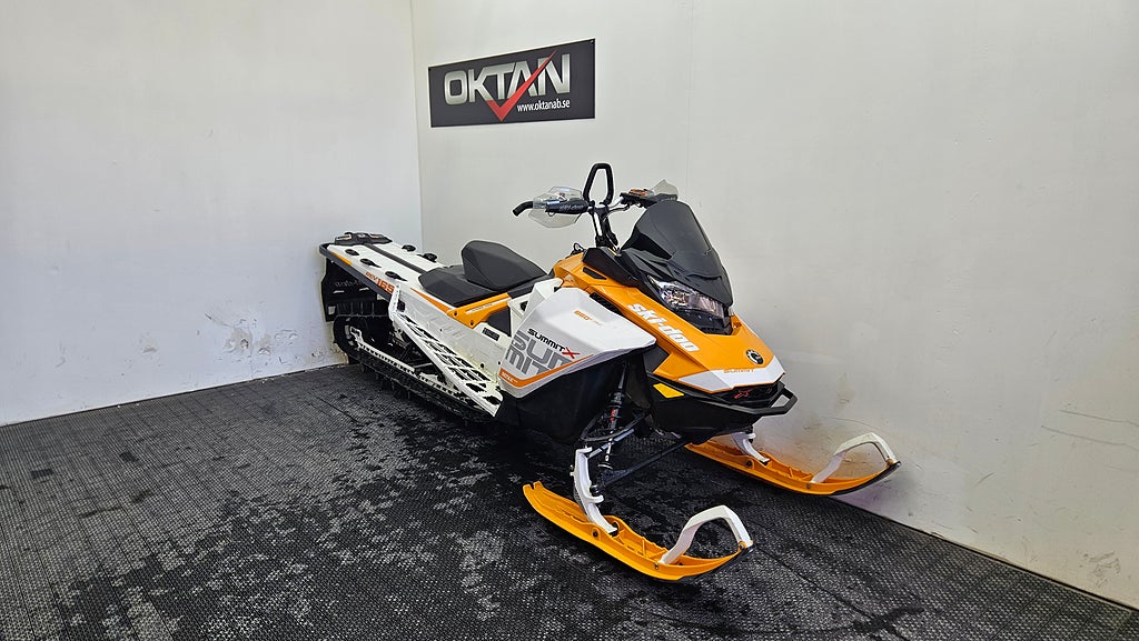 Ski-Doo Summit X 165 850 VÅR REA! 3.95% ränta